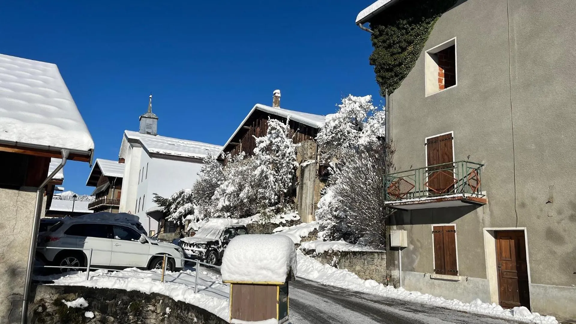 Le Moulin De Navette - La Roue Bed & Breakfast Grand-Aigueblanche France